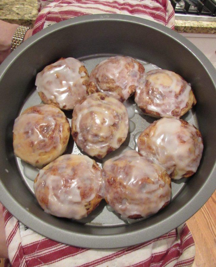 Cinnamon rolls are easy to make for the family, and they taste delicious 