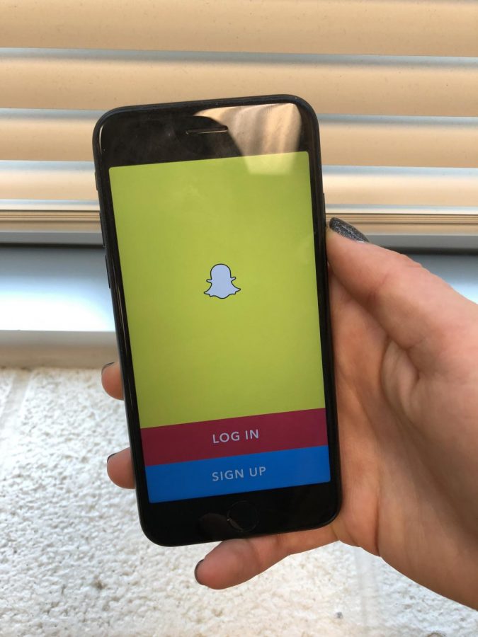 A little more than 3 weeks ago, Snapchat rolled out a controversial new update.