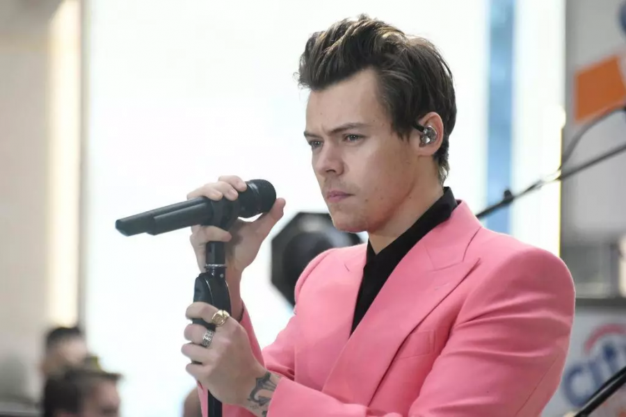 Harry Styles has performed two new unreleased songs that have fueled rumors while possibly ending a controversy about his sexuality.