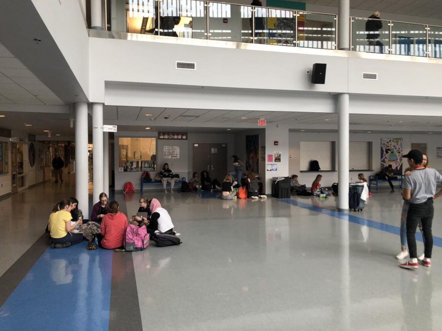Many students tend to eat in the atrium. 